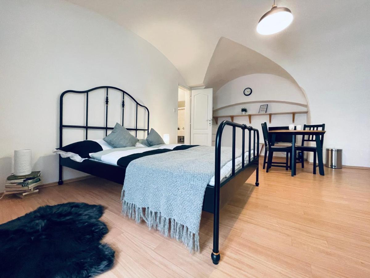 Studio Nicolas II Prague Ngoại thất bức ảnh